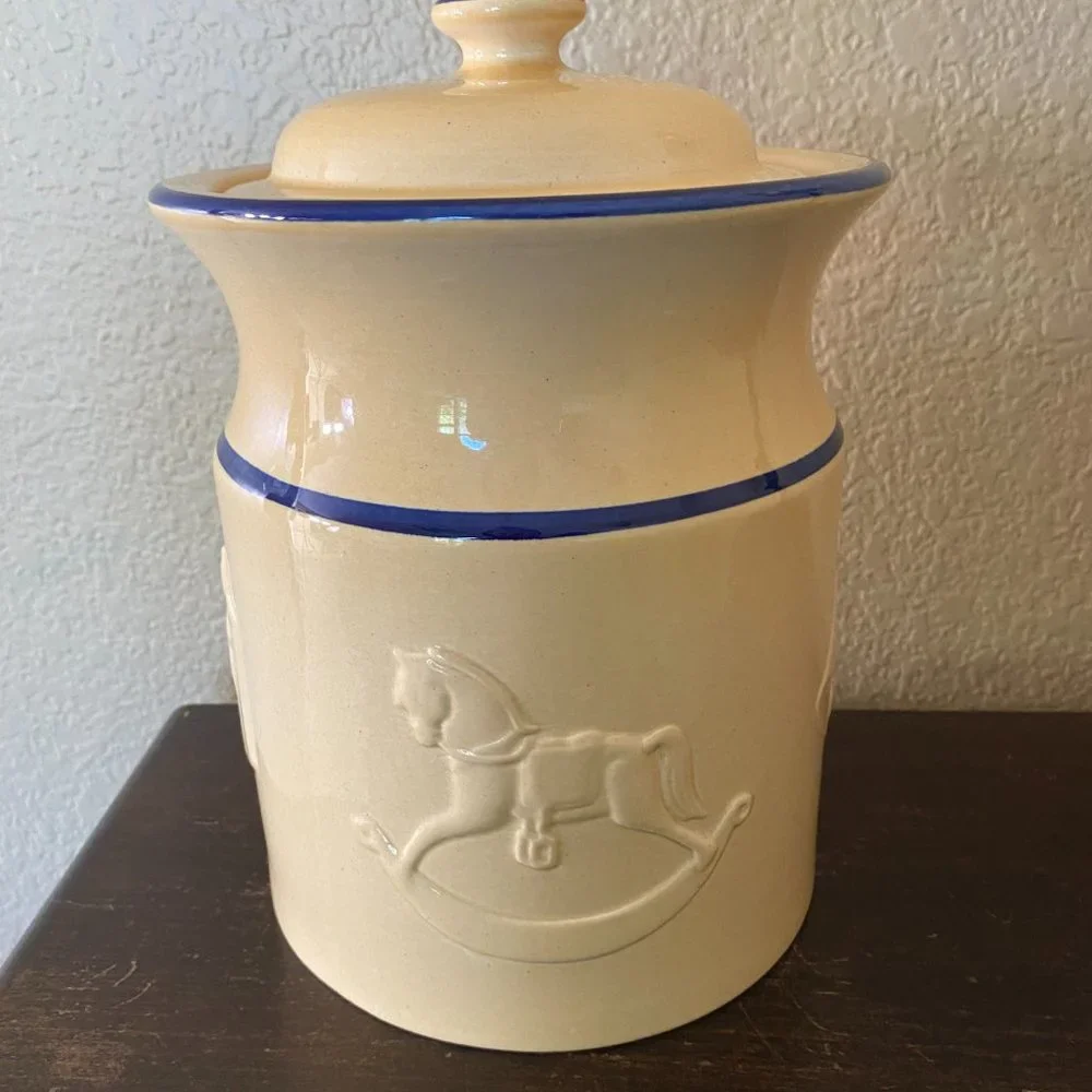 Vtg Williams Sonoma Embossed Stoneware Canister Christmas Cookie Jar England